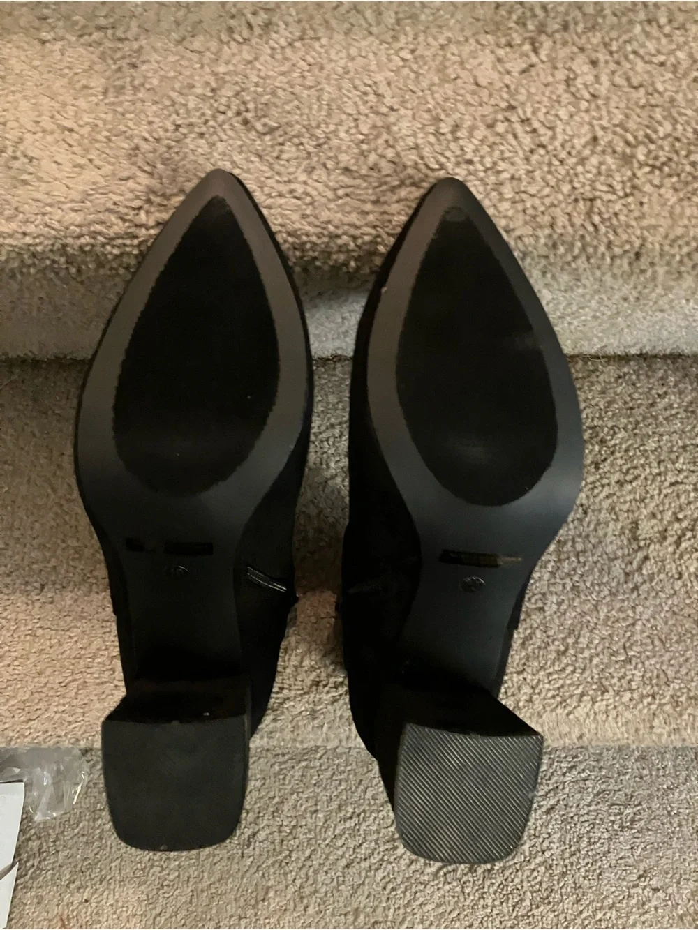 NWB X2B NESSA 1 FAUX SUEDE POINTED TOE BLOCK HEEL ANKLE BOOTS VEGAN SIZE 10
